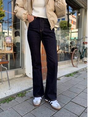 Classic High-Rise Boot Leg Jeans - Dark Wash